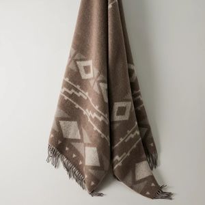 Aritzia Wilfred blanket scarf 100% wool